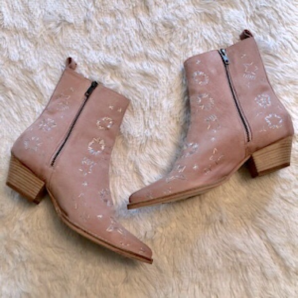 “NEW” Free People Bowers Embroidered Boot - Picture 6 of 13